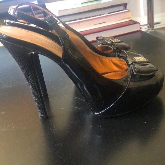 Shoes - Picture 3 of 12